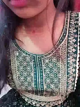 Snapshot of pari_rani7 chatting on November 27, 2025, 4:13 am pari rani7 online show from November 27, 2025, 4:13 am