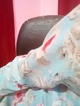 Snapshot of pari_rani7 chatting on October 25, 2025, 4:00 am pari rani7 online show from October 25, 2025, 4:00 am