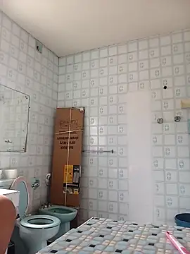 Snapshot of BubblyBeautiful chatting on November 14, 2025, 1:04 pm BubblyBeautiful online show from November 14, 2025, 1:04 pm