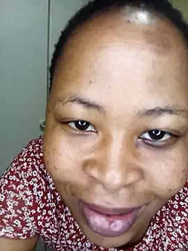 Snapshot of BubblyBeautiful chatting on December 3, 2025, 7:30 am BubblyBeautiful online show from December 3, 2025, 7:30 am