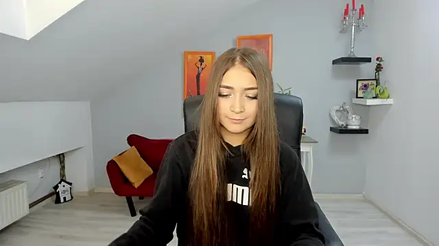 Snapshot of EllaClarke chatting on October 5, 2025, 11:01 am EllaClarke online show from October 5, 2025, 11:01 am