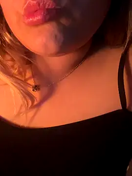 Snapshot of Heidaa chatting on November 7, 2025, 9:19 pm Heidaa online show from November 7, 2025, 9:19 pm