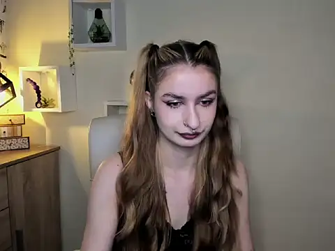 Snapshot of NinaBlond1 chatting on November 21, 2025, 6:34 am NinaBlond1 online show from November 21, 2025, 6:34 am