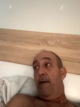 Snapshot of VyC7564 chatting on October 16, 2025, 10:23 am VyC7564 online show from October 16, 2025, 10:23 am