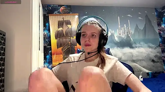 Elira Breeze online show from April 24, 2026, 2:41 pm