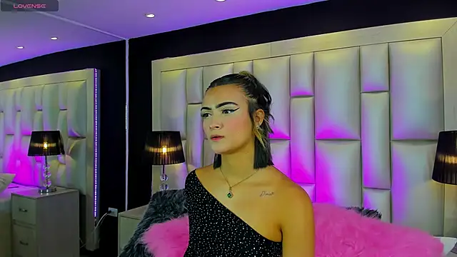 Snapshot of LuisaJonnes_ chatting on November 2, 2025, 3:28 pm LuisaJonnes online show from November 2, 2025, 3:28 pm