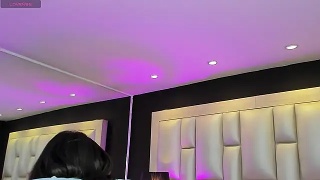 Snapshot of LuisaJonnes_ chatting on November 3, 2025, 3:04 pm LuisaJonnes online show from November 3, 2025, 3:04 pm