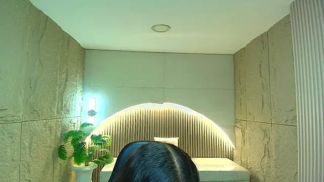 Snapshot of dany_r_ chatting on November 28, 2025, 1:00 pm dany r online show from November 28, 2025, 1:00 pm