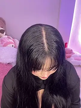 Mericute  online show from December 19, 2025, 2:48 am