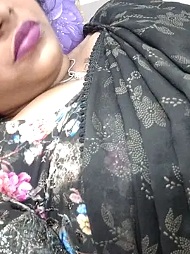 sweetqueen143 online show from February 24, 2026, 6:42 pm