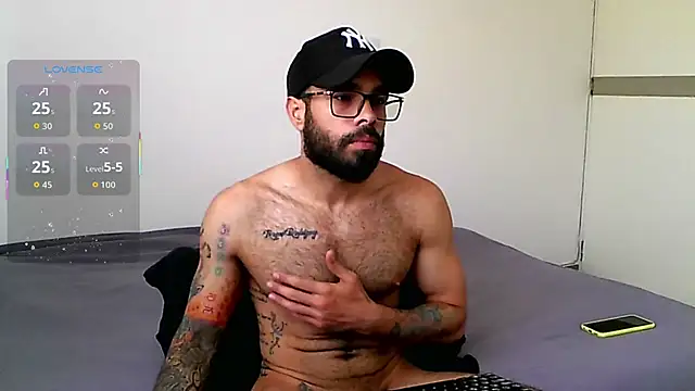 Snapshot of htrebor87 chatting on October 23, 2025, 5:55 pm htrebor87 online show from October 23, 2025, 5:55 pm