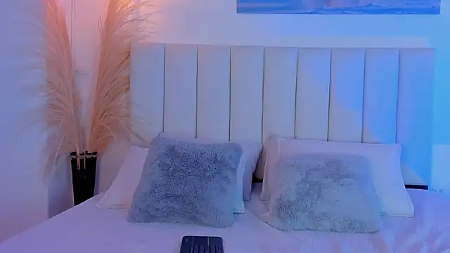 dulce swe3t online show from November 6, 2025, 11:47 am