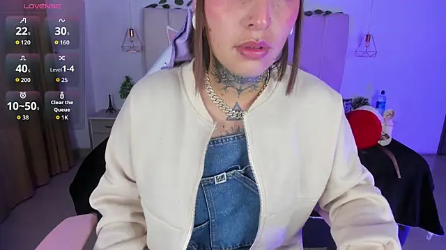 Snapshot of Gyal_8_ chatting on December 2, 2025, 4:03 am Gyal 8 online show from December 2, 2025, 4:03 am