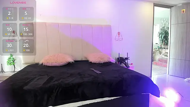 Snapshot of Gyal_8_ chatting on November 30, 2025, 9:26 pm Gyal 8 online show from November 30, 2025, 9:26 pm