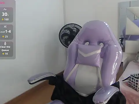 Snapshot of Gyal_8_ chatting on November 8, 2025, 3:10 am Gyal 8 online show from November 8, 2025, 3:10 am