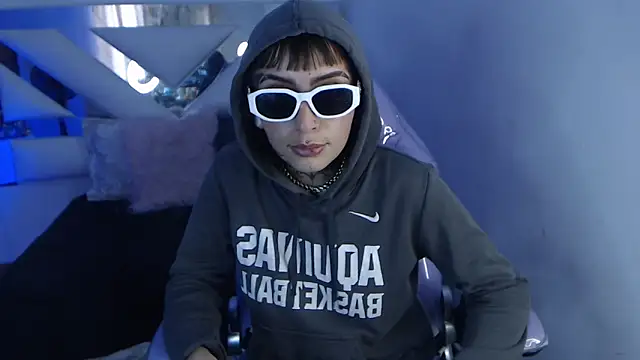 Snapshot of Gyal_8_ chatting on October 25, 2025, 4:29 pm Gyal 8 online show from October 25, 2025, 4:29 pm