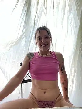 Snapshot of xvalentinaof chatting on December 16, 2025, 1:04 pm xvalentinaof online show from December 16, 2025, 1:04 pm