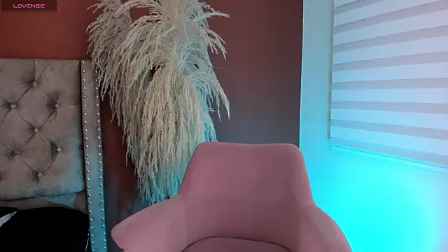 Snapshot of angela_fiory chatting on December 5, 2025, 8:28 pm angela fiory online show from December 5, 2025, 8:28 pm