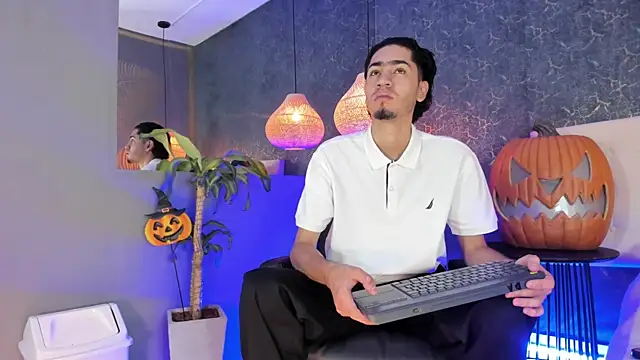 Snapshot of Daniel_Brawn chatting on October 20, 2025, 5:35 pm Daniel Brawn online show from October 20, 2025, 5:35 pm