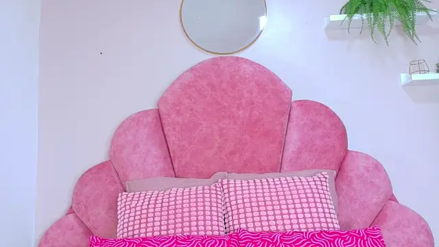 Snapshot of MyApril__ chatting on October 15, 2025, 11:40 am MyApril online show from October 15, 2025, 11:40 am