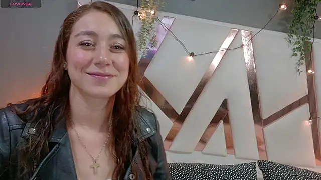 MyApril   online show from November 19, 2025, 11:43 am