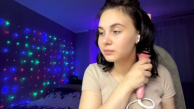 Snapshot of MollyPartey chatting on October 12, 2025, 3:46 pm MollyPartey online show from October 12, 2025, 3:46 pm