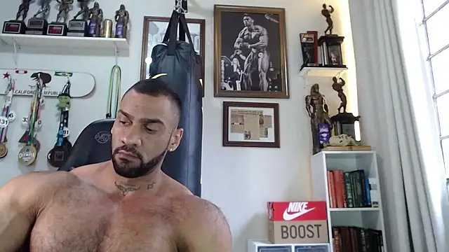 Snapshot of henryhadesflirt chatting on October 30, 2025, 7:44 pm henryhadesflirt online show from October 30, 2025, 7:44 pm