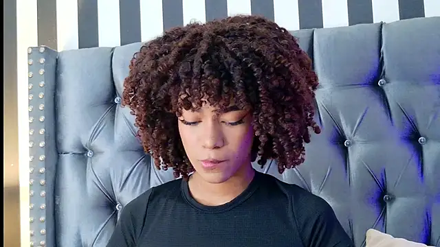 Snapshot of Stellaciel_ chatting on December 3, 2025, 10:20 pm Stellaciel online show from December 3, 2025, 10:20 pm