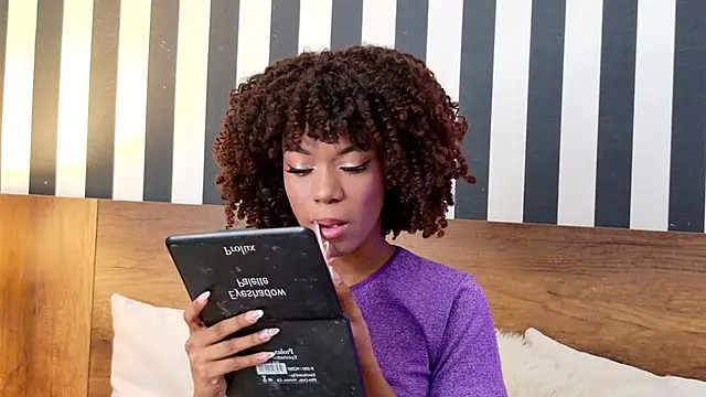 Snapshot of Stellaciel_ chatting on October 27, 2025, 10:11 pm Stellaciel online show from October 27, 2025, 10:11 pm