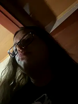 Snapshot of Aphrill chatting on October 2, 2025, 11:41 pm Aphrill online show from October 2, 2025, 11:41 pm