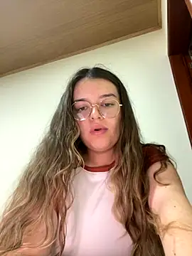 Snapshot of Aphrill chatting on September 22, 2025, 12:16 am Aphrill online show from September 22, 2025, 12:16 am