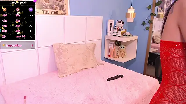 PenelopeBond online show from October 30, 2025, 1:59 am