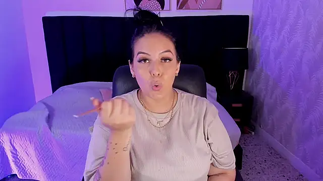 camiladuke7 online show from November 15, 2025, 7:40 pm