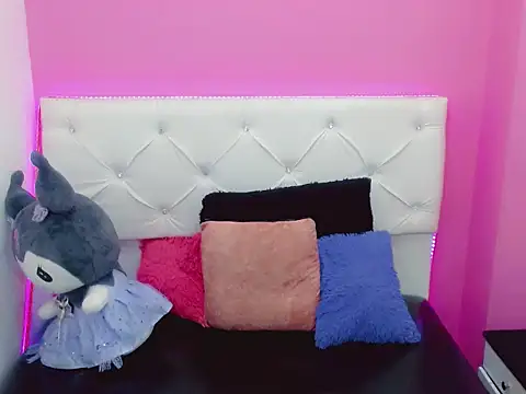 x daniiela x online show from November 4, 2025, 8:12 pm