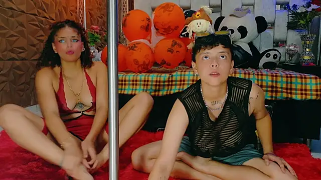 Snapshot of Twindesires chatting on October 29, 2025, 5:17 am Twindesires online show from October 29, 2025, 5:17 am