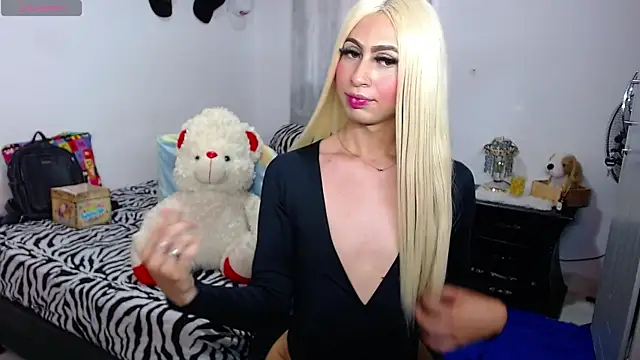 Snapshot of Victoria_Hot_xxx chatting on November 15, 2025, 8:24 pm Victoria Hot xxx online show from November 15, 2025, 8:24 pm