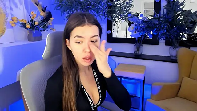 Snapshot of IndigoFae chatting on November 9, 2025, 4:27 am IndigoFae online show from November 9, 2025, 4:27 am