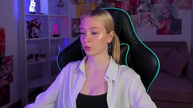 MiaGraces online show from October 24, 2025, 5:23 pm