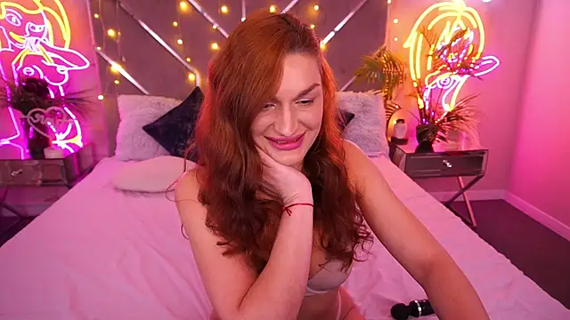 EllaGoldenn online show from April 5, 2026, 8:48 pm