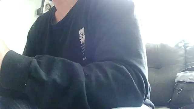 Snapshot of Bearchaser2025 chatting on November 15, 2025, 1:37 pm Bearchaser2025 online show from November 15, 2025, 1:37 pm