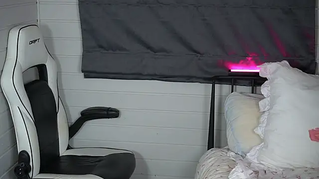 Snapshot of Peachxlush chatting on October 3, 2025, 6:09 pm Peachxlush online show from October 3, 2025, 6:09 pm