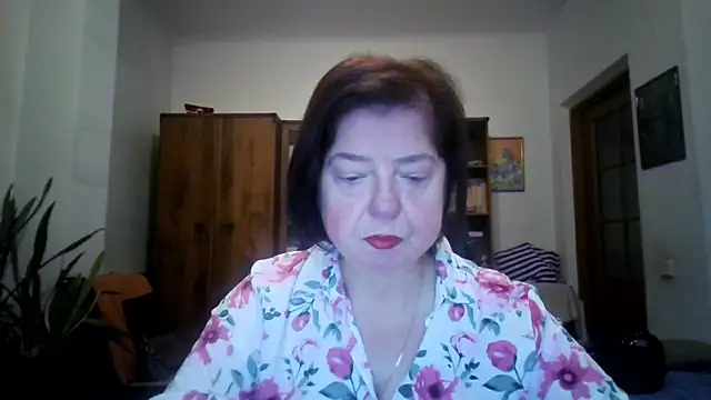 Snapshot of Violet_Pulse chatting on December 4, 2025, 11:20 am Violet Pulse online show from December 4, 2025, 11:20 am