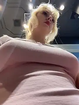 RonnieKiss online show from March 12, 2026, 11:03 am