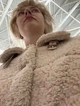 RonnieKiss online show from October 27, 2025, 5:30 am