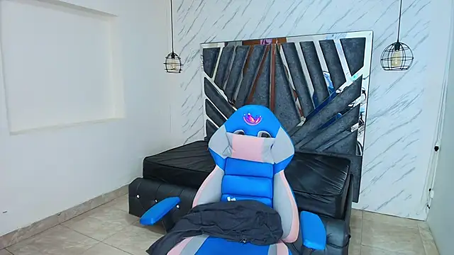 lorem adams online show from December 5, 2025, 11:09 am