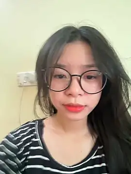 mau15  online show from October 18, 2025, 3:30 am