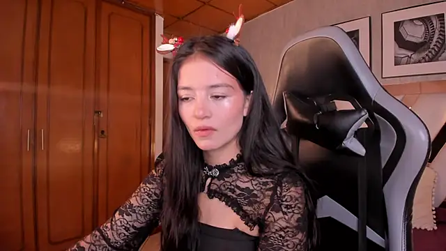 Snapshot of HaathorX chatting on December 3, 2025, 2:49 pm HaathorX online show from December 3, 2025, 2:49 pm