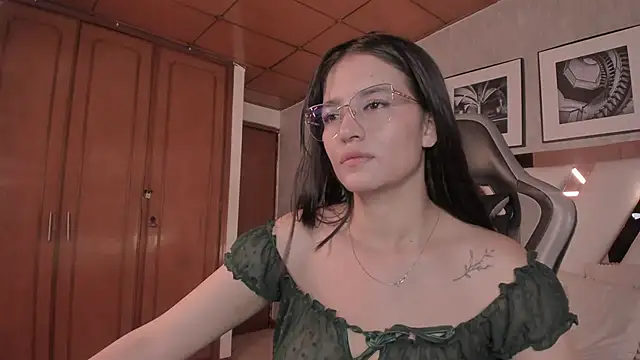 Snapshot of HaathorX chatting on October 17, 2025, 3:14 pm HaathorX online show from October 17, 2025, 3:14 pm