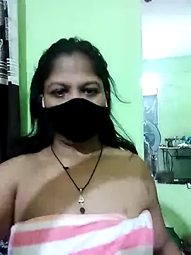 Snapshot of Mona_darling21 chatting on October 19, 2025, 4:59 am Mona darling21 online show from October 19, 2025, 4:59 am