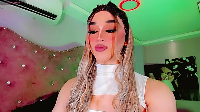 Snapshot of _IsabellaRousse chatting on January 11, 2026, 12:23 pm IsabellaRousse online show from January 11, 2026, 12:23 pm